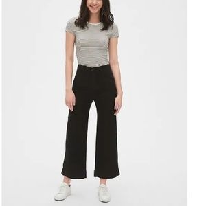 GAP Pants - NWT High Rise Wide Leg Crop Chinos 4T BLack c482 GAP Pants - NWT High Rise Wide Leg Crop Chinos 4T BLack c482